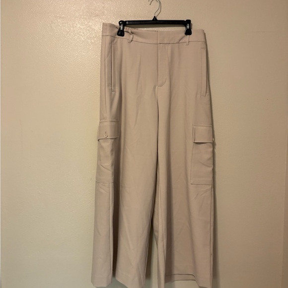 Chicos Wide-Leg Cargo Pants Size 2R - Picture 4 of 9